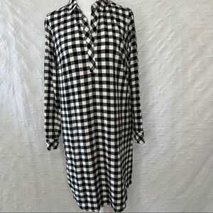 J. Jill Black White Checked V-neck Long Sleeve
Shirt Dress, Size XS.